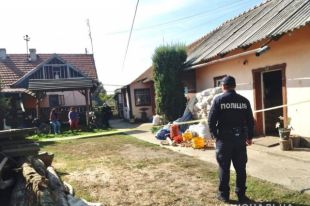 На Прикарпатье мужчина зарезал бывшую жену и покончил с собой.