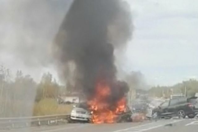 В ДТП у Хабаровского края полностью сгорел автомобиль, погиб водитель