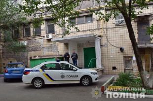 В Донецкой области мужчина убил знакомого на глазах у ребенка.