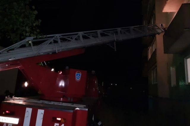 23 человека спасли на пожаре в Усть-Илимске 2 октября