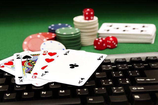 Жителей Клинцов обвиняют в незаконном проведении азартных игр