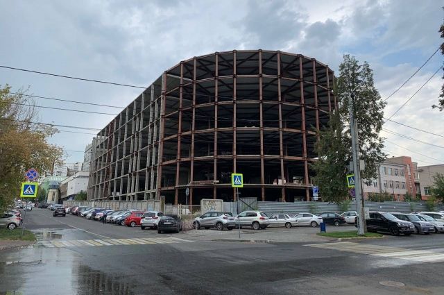 Недостроенный гостинично-спортивный комплекс выставят на торги в Челябинске