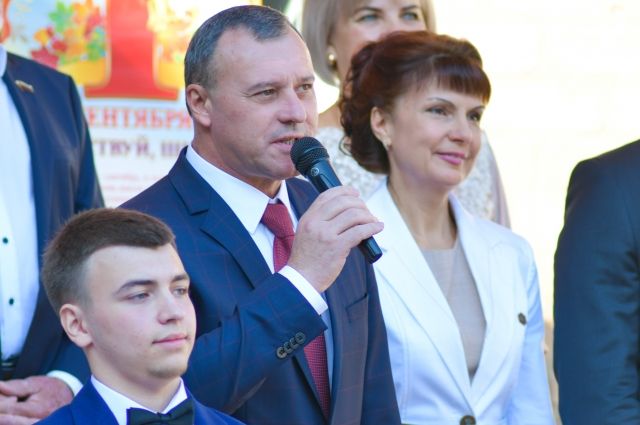 Олег Димов поздравил оренбургских учителей и педагогов с профессиональным праздником.