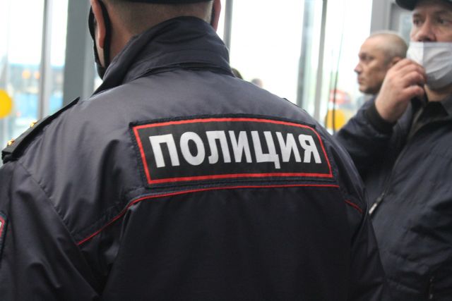 Экс-полицейский избил задержанного под Новосибирском и пойдет под суд