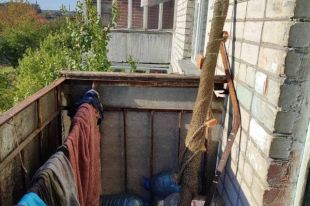 Столкнул с третьего этажа балкона женщину: полиция задержала злоумышленника.