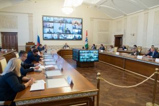 Более 600 единиц современного медоборудования поступит в больницы НСО