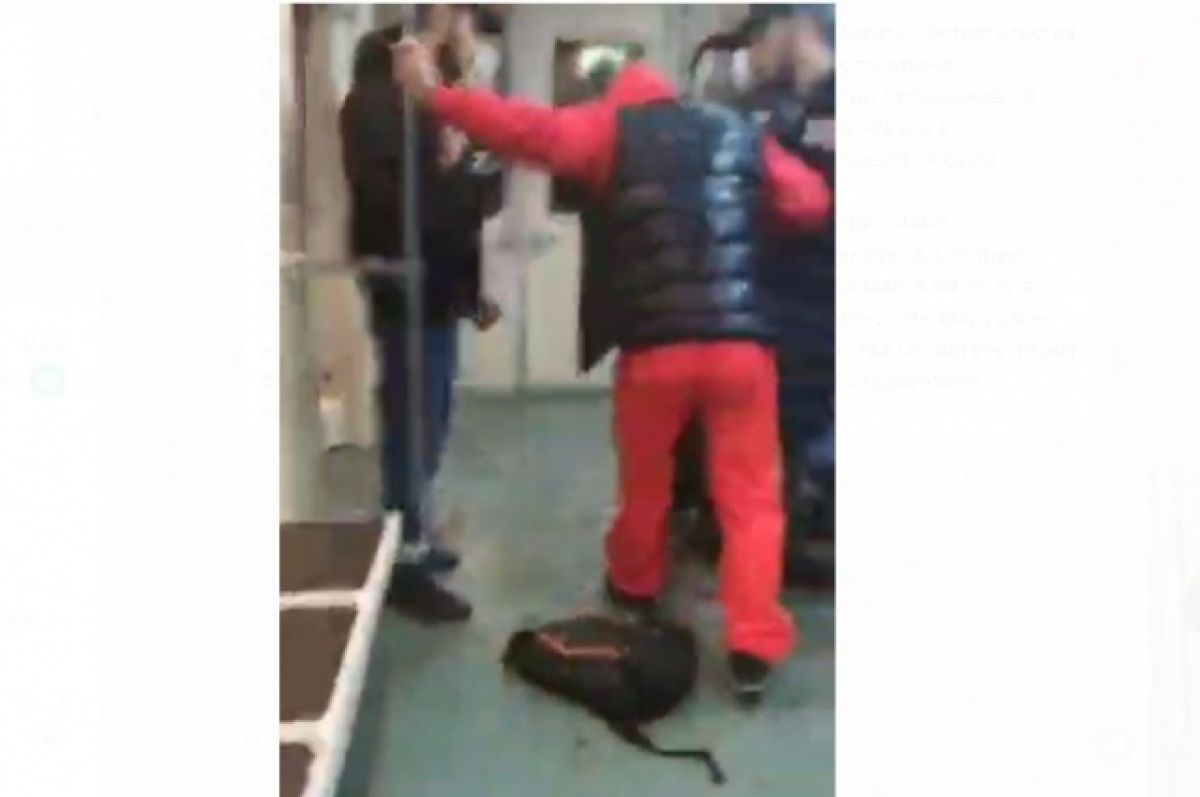 Избиение лексуса. Дагестанцы избили парня в метро в Москве.