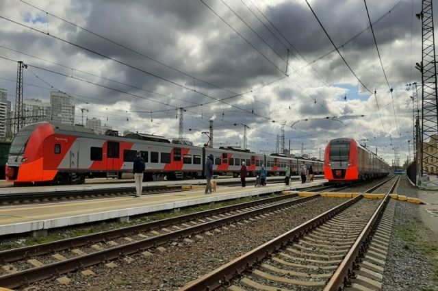 В середине октября между Петербургом и Москвой поедут дополнительные поезда