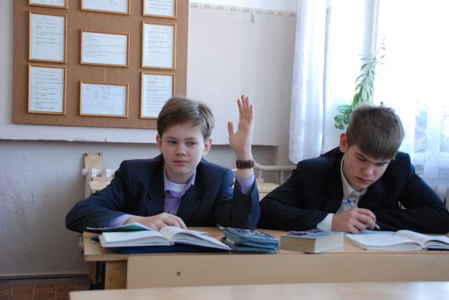 В Новосибирске из-за перегруженности в школе №76 ввели третью смену