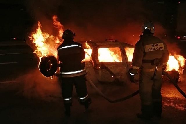 В Лакинске дотла сгорел автомобиль