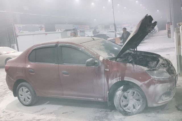 В Оренбурге в помещении автосалона вспыхнул Renault