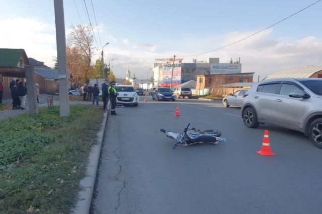 Два мальчика разбились на питбайке в Екатеринбурге, один погиб