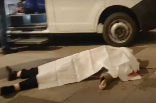 Труп женщины с пробитой головой нашли на проспекте Кирова в Саратове