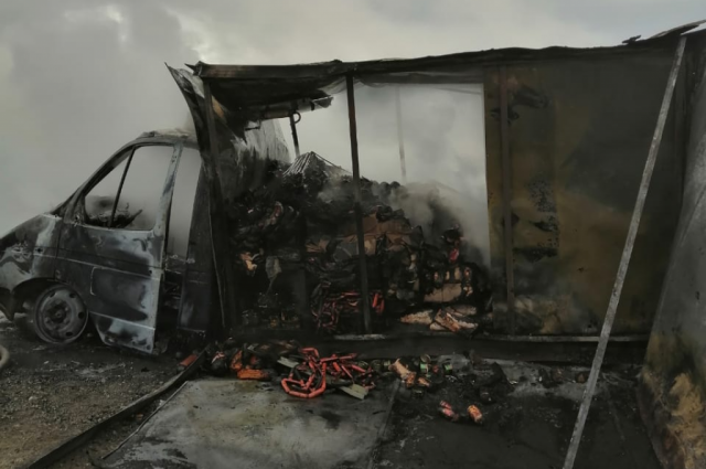 На трассе под Кувандыком сгорела «ГАЗель» с колбасами и сосисками.