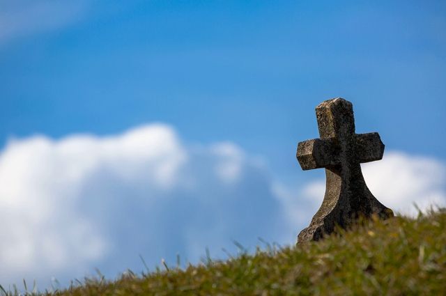 В Ижевске ветеран поставил себе надгробие на кладбище чтобы прожить 100 лет