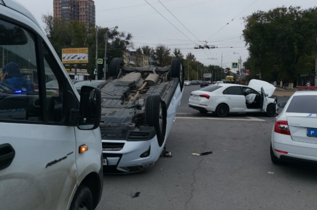 Новости ростова на дону сегодня последние происшествия. Авария на стачках в Ростове на Дону. ДТП В Ростове-на-Дону за последние Стачки.