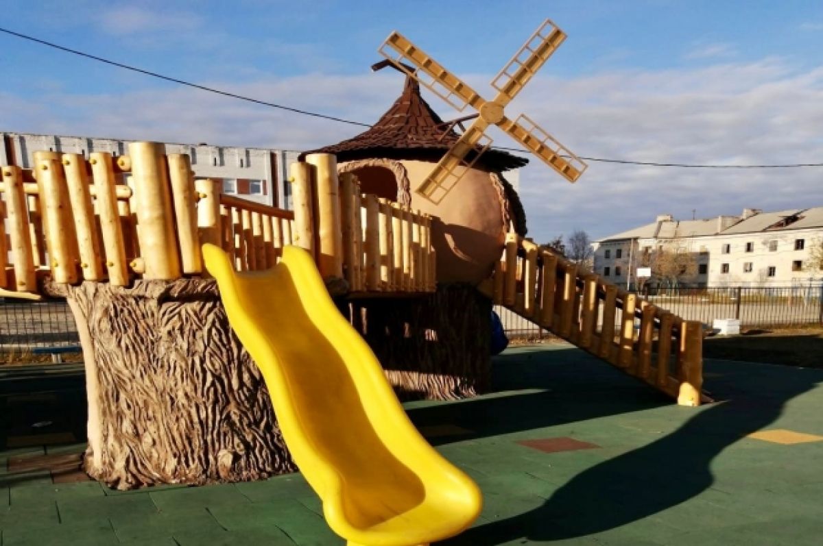 Новая детская площадка появилась в посёлке Высоком под Оленегорском |  ОБЩЕСТВО | АиФ Мурманск