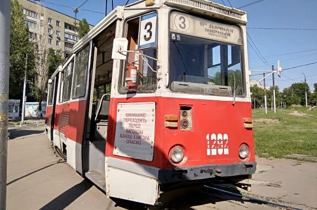 В центре Саратова стоят трамваи и троллейбусы из-за обесточки