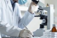 Ученые нашли новый метод лечения рака на поздних стадиях.
