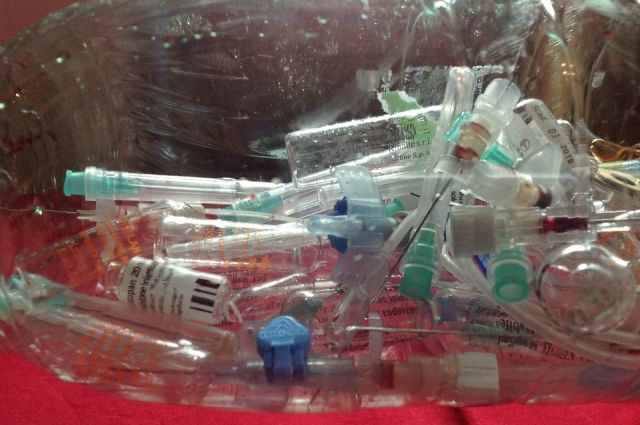 Под Пермью местные жители обнаружили нелегальную свалку медицинских отходов