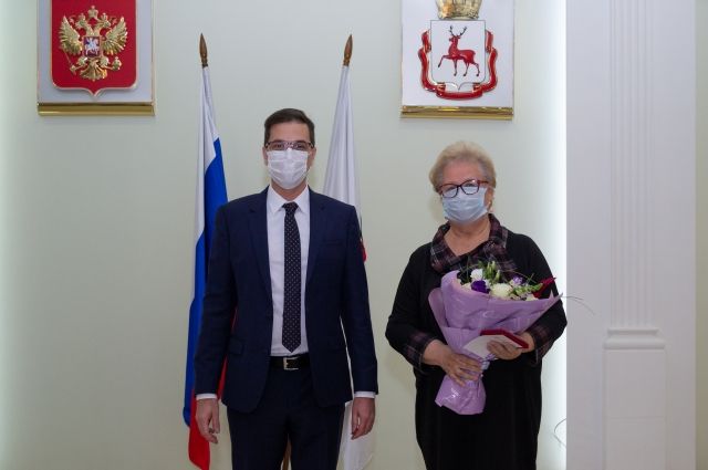 Юрий Шалабаев вручил нижегородским медикам памятные медали