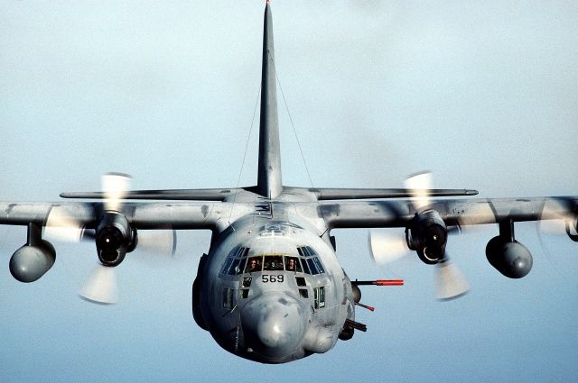 Самолет AC-130J.