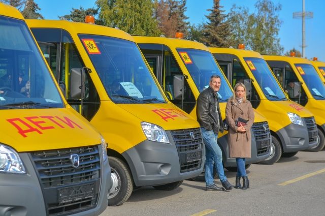 120 школьных автобусов передал Рустам Минниханов в районы Татарстана