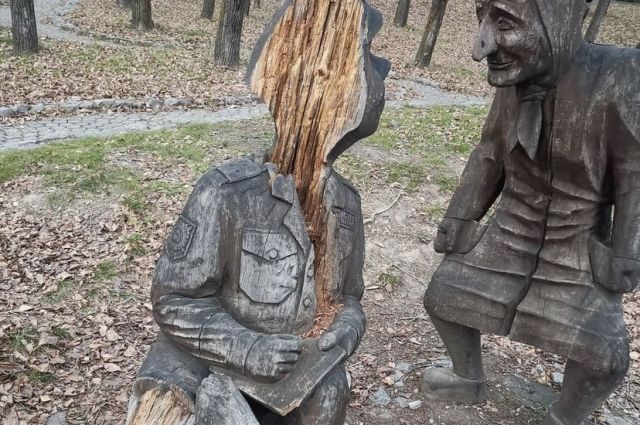 В Хабаровске в парке «Динамо» вандалы разрушили фигуры из дерева