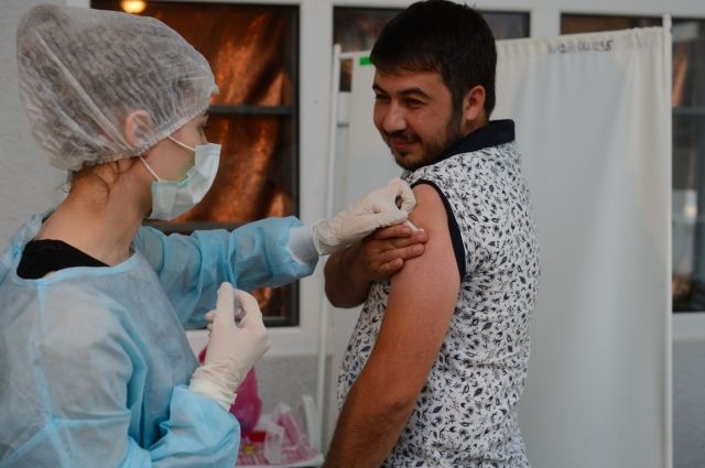 В Ульяновске начали вакцинировать от ковида иностранцев