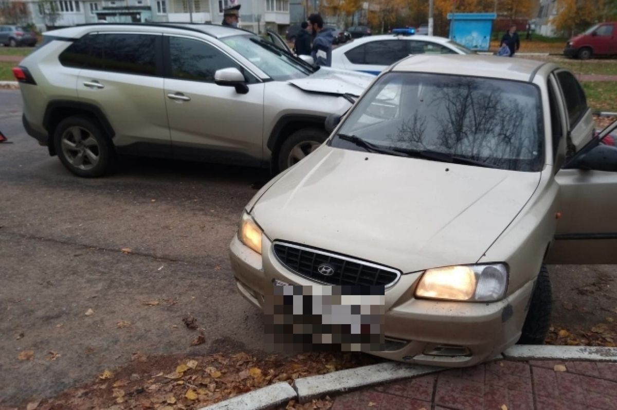 Происшествие на бульваре Шмидта в Твери: в больницу попали три человека |  АиФ Тверь