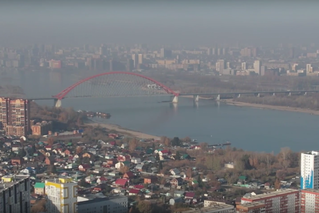 В Новосибирске смог над городом сняли с высоты птичьего полета