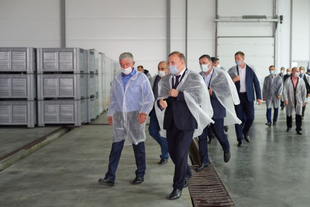 Глава Адыгеи посетил завод по производству быстрозамороженной продукции