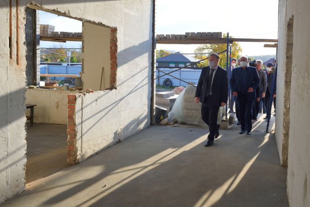 Глава Адыгеи проконтролировал строительство амбулатории в ауле Блечепсин