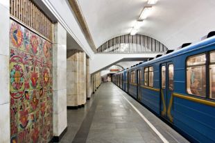 В Киеве во вторник продлят работу метро: причина.