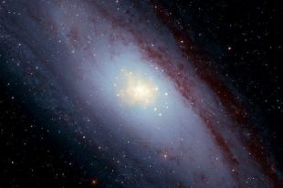 Телескоп NASA сделала фото сверхмассивной черной дыры.