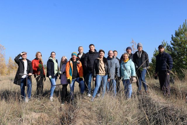 Волонтеры Сбера высадили 10 000 сосен на Кожевенном кордоне