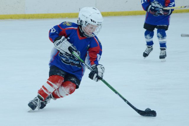 Секции по хоккею и фигурному катанию откроют в ледовом дворце в Пади Долгая