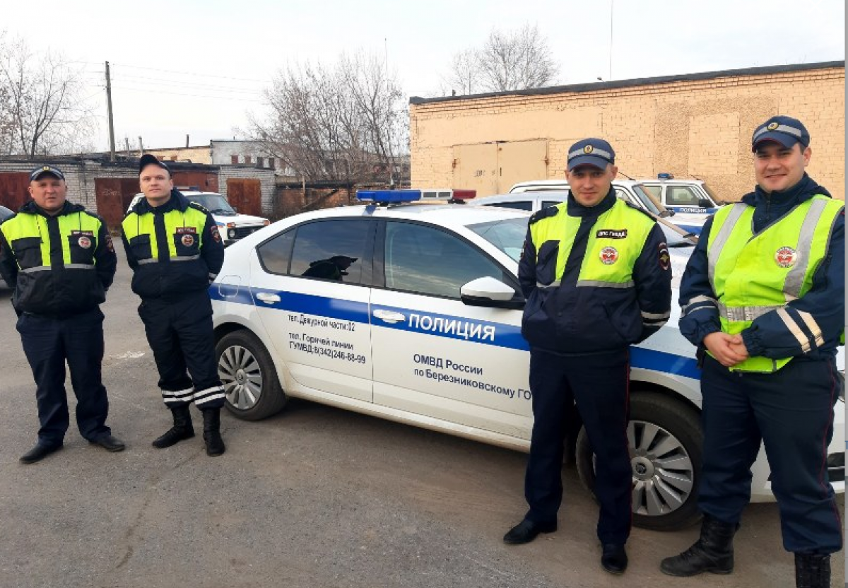 В Прикамье сотрудники ГИБДД спасли жильцов дома на пожаре | АиФ Пермь