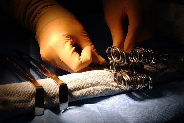 В Краснодарском крае врачи достали заколку из желудка 4-летней девочки
