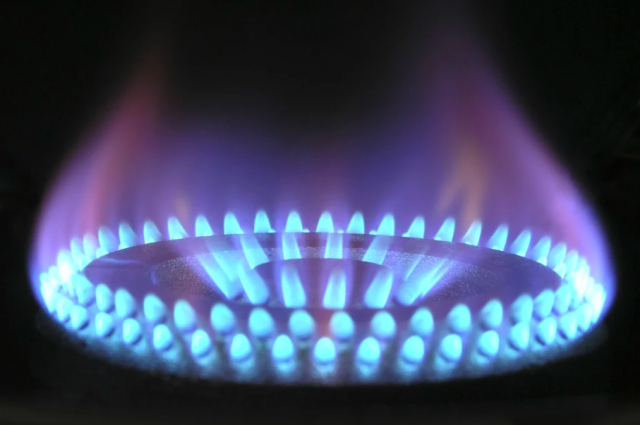 Франция заморозила цены на газ до конца 2022 года