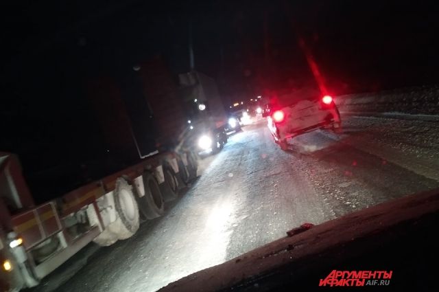 Водители жалуются на жуткую пробку на трассе возле Краснокамска
