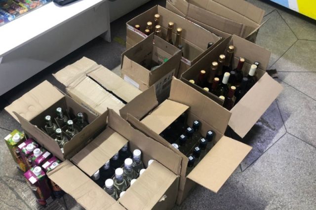 2,6 тыс. бутылок нелегального алкоголя изъято в кафе и магазинах Челябинска
