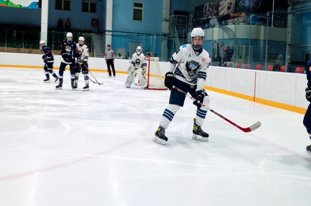 После возвращения в родные стены спортивной школы «Кристалл» хоккеисты «Сахалинского орлана» будут готовиться к домашней серии игр с «Манулом». Матчи пройдут 6 и 7 ноября. 