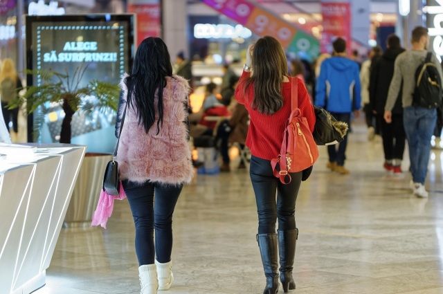 В Рязанской области продлен запрет подросткам на посещение ТЦ без родителей