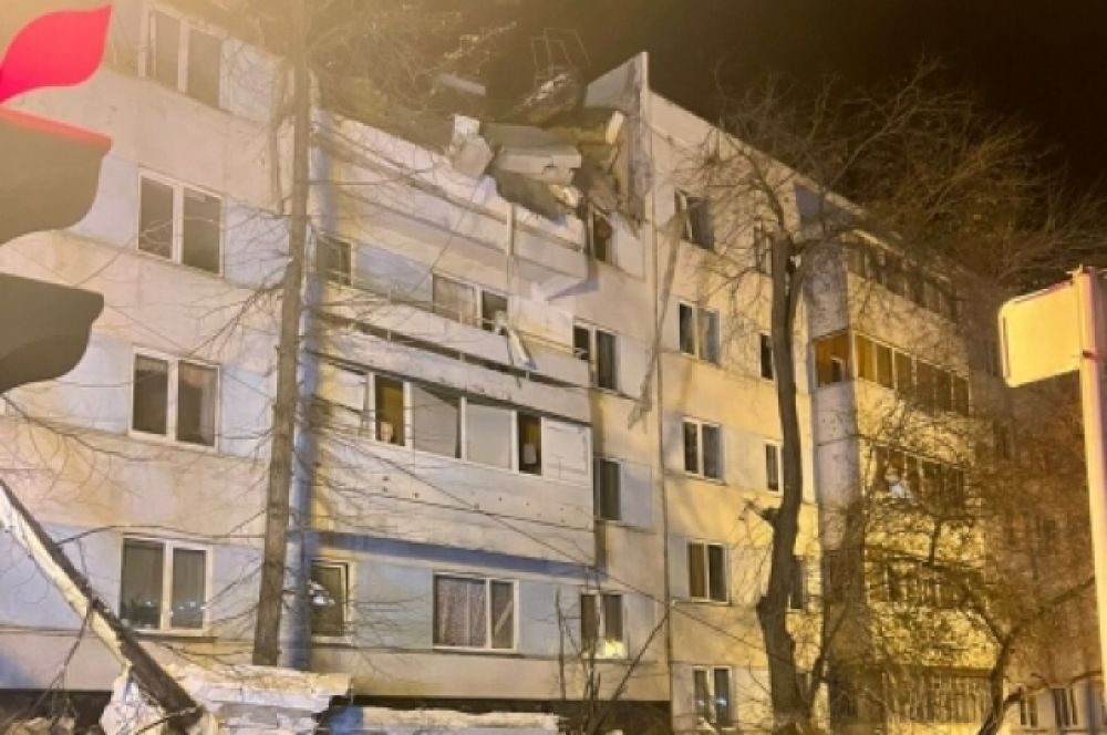 Угрозы обрушения здания нет.