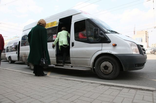 В автобусах и маршрутках Омска могут усилиться антиковидные меры