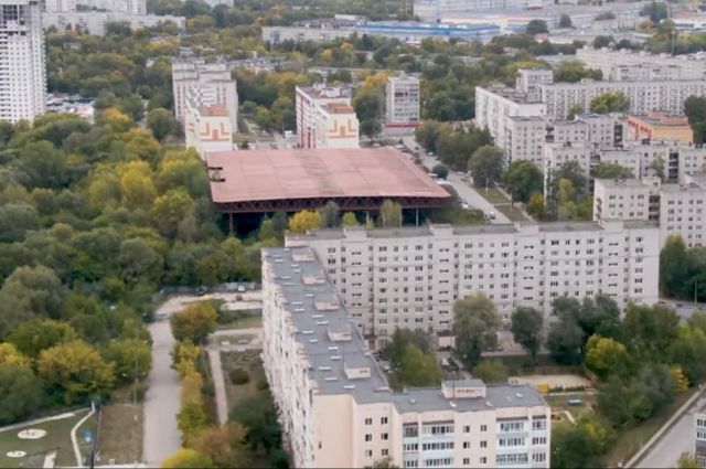 Недостроенный легкоатлетический манеж на Аблукова в Ульяновске демонтируют