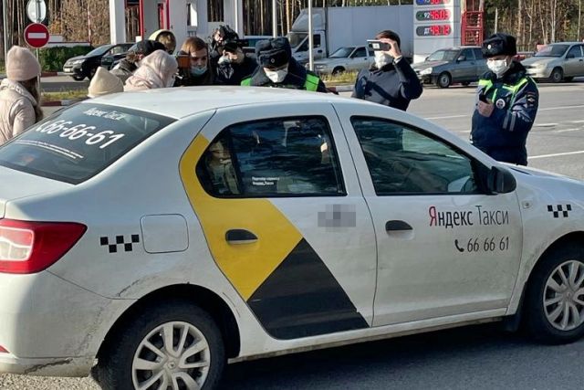 Во Владимире таксиста оштрафовали за нарушение масочного режима