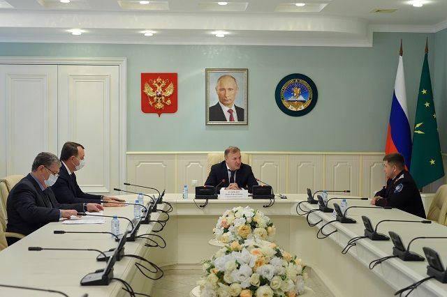 Глава Адыгеи Мурат Кумпилов обсудил сотрудничество с казаками