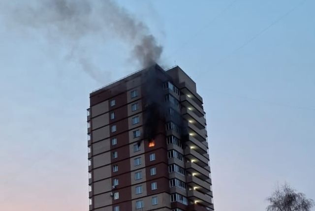 Квартира в 16-этажном доме загорелась в Копейске